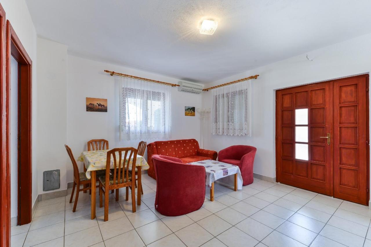 Apartments Gogoljak Vir Kültér fotó